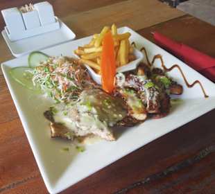 Old Pier Cafe & Restaurant 