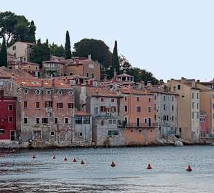 Altstadthäuser am Wasser