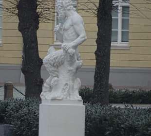 Parkanlage vor dem Schloss Karlsruhe