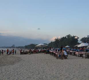 Die Fischrestaurantes ausserhalb des Hotels Keraton Jimbaran