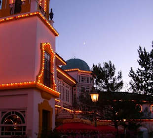 Abendlicher Flair im spanischen Teil