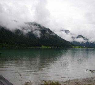 Pohled na jezero po dešti