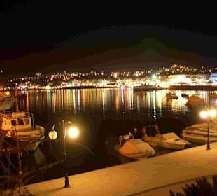 Hafen bei Nacht