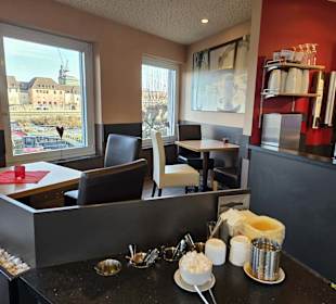 Müllerbäck direkt an der Brücke