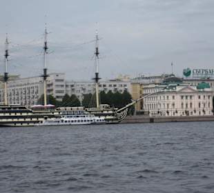 Unterwegs auf der Newa
