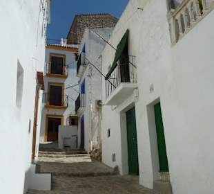 Gasse in der Dalt Vila