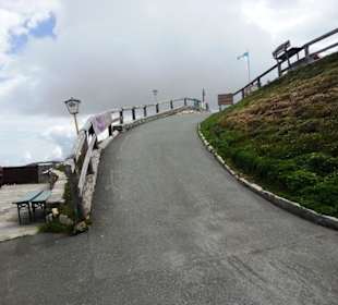 Zufahrt zur Hütte