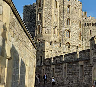Innerhalb der Schlossmauern 