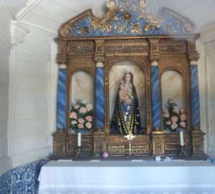 Blick in Kapelle Unserer lieben Frau vom Felsen