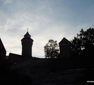 Burg in der Dämmerung von Ölberg aus