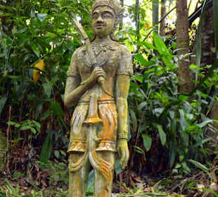 Steinskulptur im Magic Garden...