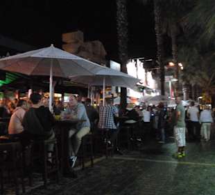 Bierstraße am Abend
