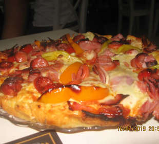 ZORO bringt die Pizza