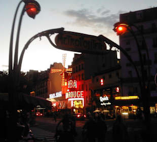 Monmatre by night