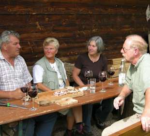 An der Almhütte des Hirschenwirtes/Jenesien