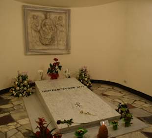 Krypta der Päpste unter dem Dom