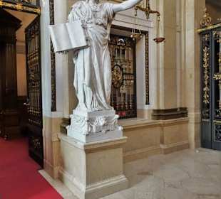 Rundgang durch das Rathaus von Hamburg