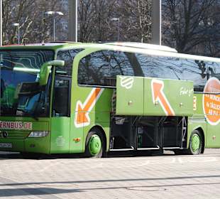 Der Fernbus am Busbahnhof Hamburg