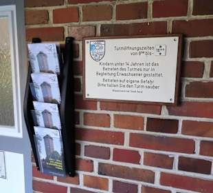 Infomaterial am Eingang zum Wasserturm