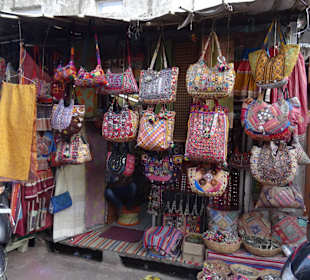 Auf dem Markt von Pushkar unterwegs