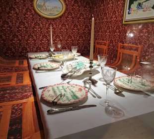 In der Ausstellung zur Spargel-Tischkultur