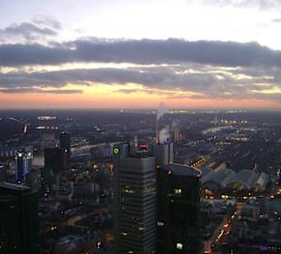 Frankfurt in der Dämmerung