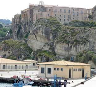 Blick vom Hafen Richtung Stadt