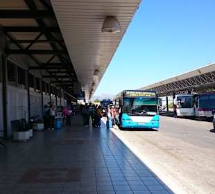 Autobus pod wyjście z terminala