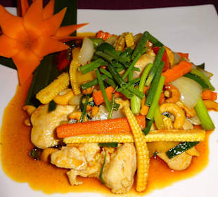 Chicken with cashew nuts
