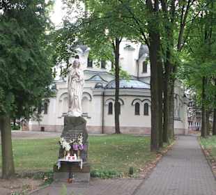 Plac przed kościołem