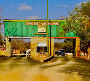 Voi Gate ; Tsavo East