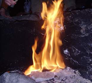 Würdiger Abschlluß; Ausflug zu den ewigen Flammen