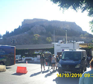 Lindos mit Blick auf die Akropolis