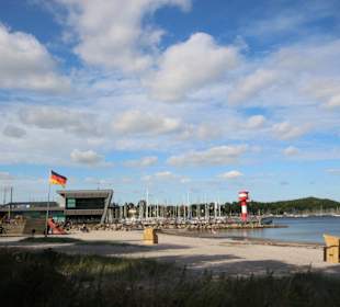 Der Kurstrand vor dem Hafen