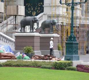 Eine Wache im Palast