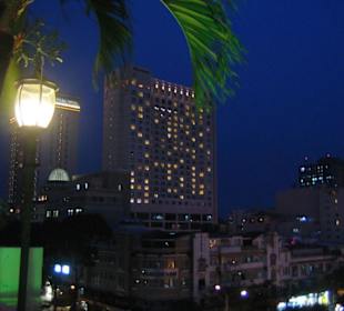 Saigon bei Nacht (vom Dach des Rex Hotels aus)