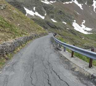 Rauher Asphalt Südrampe