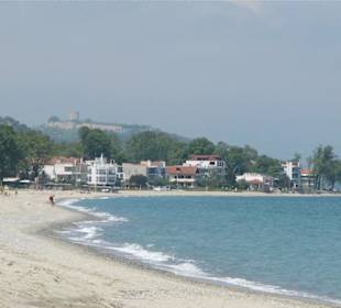 "Wahrzeichen" Platamonas: Die Burg über dem Strand