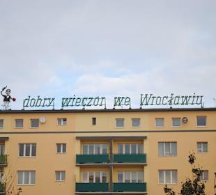 Taki neon wita podróżników we Wrocławiu