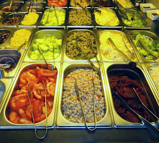 Teil des Salat-Büffets im Restaurant Poseidon