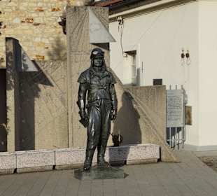 Statue von Milan R. Stefanik,dem Namensgeber