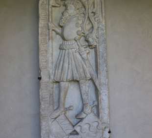 Epitaphe in den Arkaden