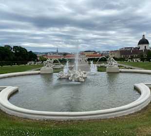 Brunnen im vorderen Bereich