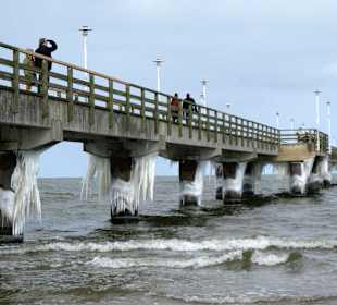 Vereiste Seebrücke von Heringsdorf