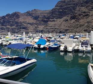 Hafen von Puerto de Santiago. 