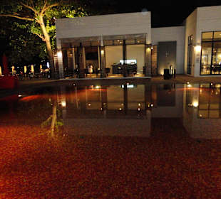 Ein toller roter Pool