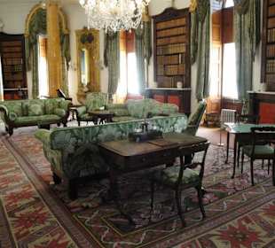 Salon.