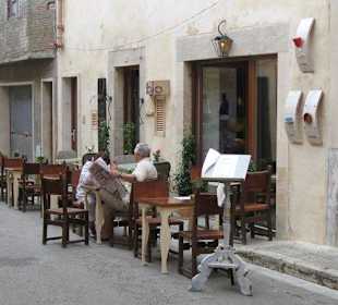 Adrettes Freiluft-Cafe