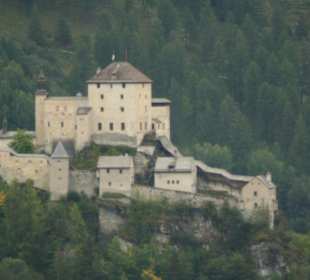 Blick auf Schloss Tarasp