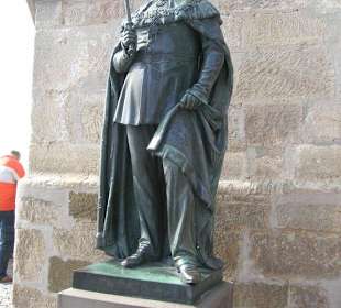 Sculture nel castello